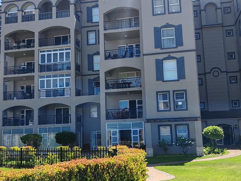 Effortless Beachside Living - Stylish, Spacious and Fully Furnished - Photo 3