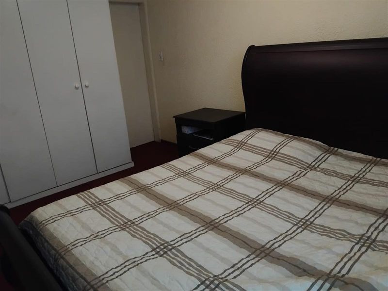 3 Bedroom Apartment For Sale Glen Marais - Photo 6