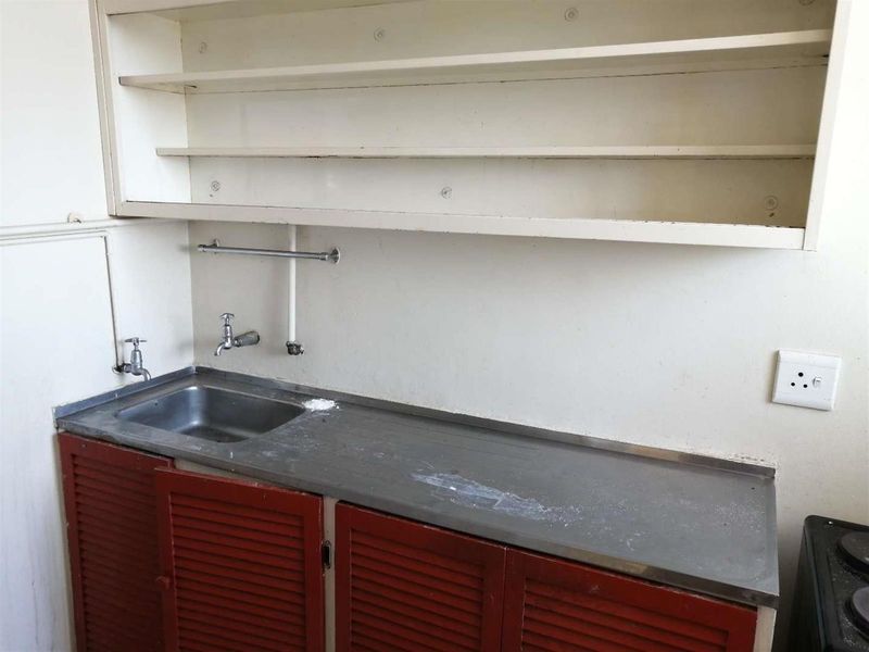 Flats 37 units:Yields  of 10-12 %: Excellent Buy No Transfer Duty - Photo 7