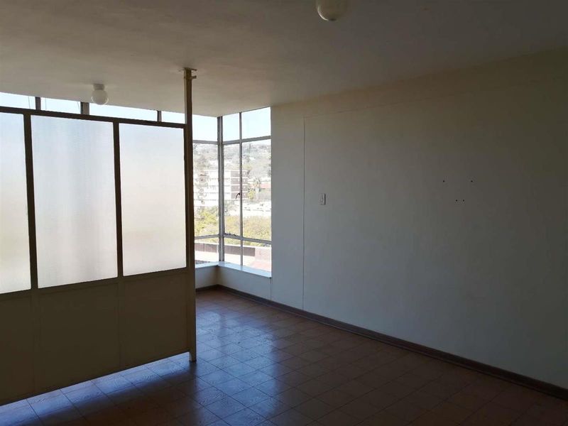 Flats 37 units:Yields  of 10-12 %: Excellent Buy No Transfer Duty - Photo 10