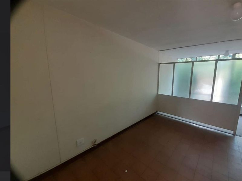 Flats 37 units:Yields  of 10-12 %: Excellent Buy No Transfer Duty - Photo 4