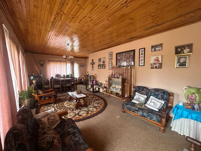 8565m2 Plot House For Sale in Barkly West - Photo 3