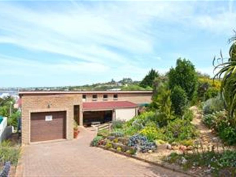 House For Sale in Stilbaai Wes, Stilbaai - Photo 2