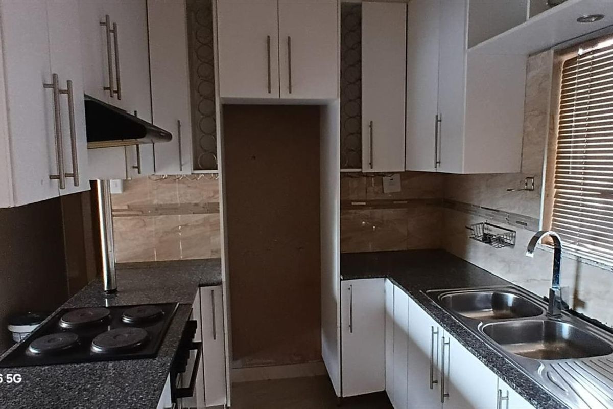 Complex For Sale in Empangeni Central, Empangeni, KwaZulu Natal - Photo 2