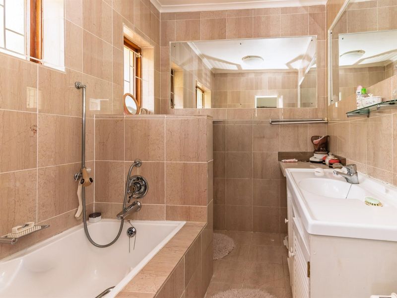 A  Family home in a Sought-After Location - Photo 9