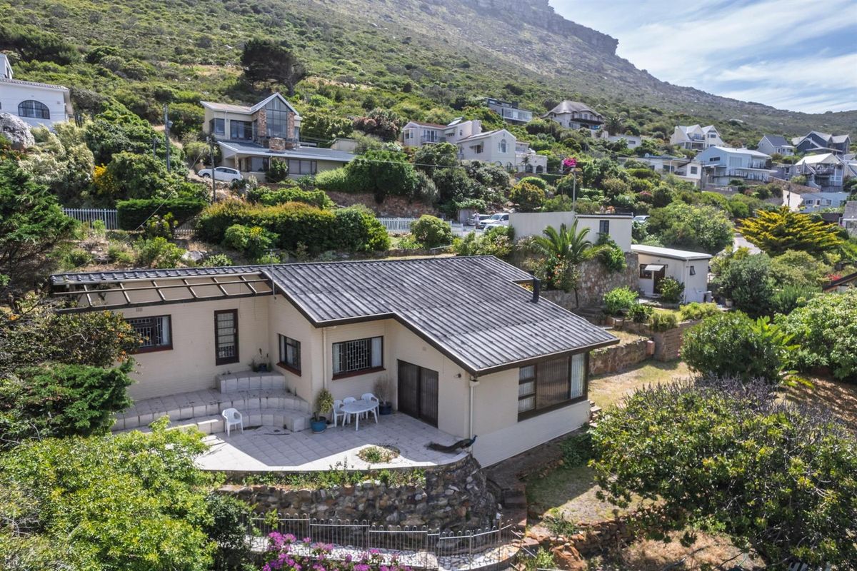 A  Family home in a Sought-After Location - Photo 2