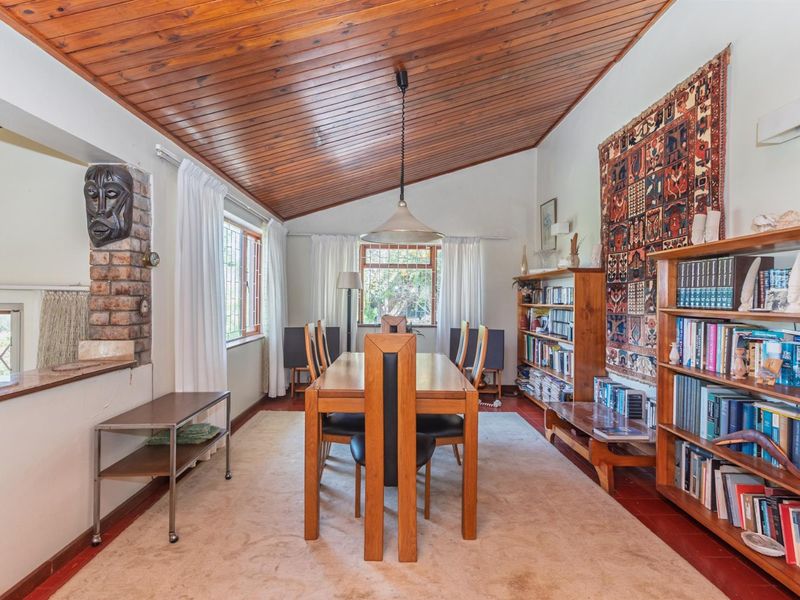 A  Family home in a Sought-After Location - Photo 5