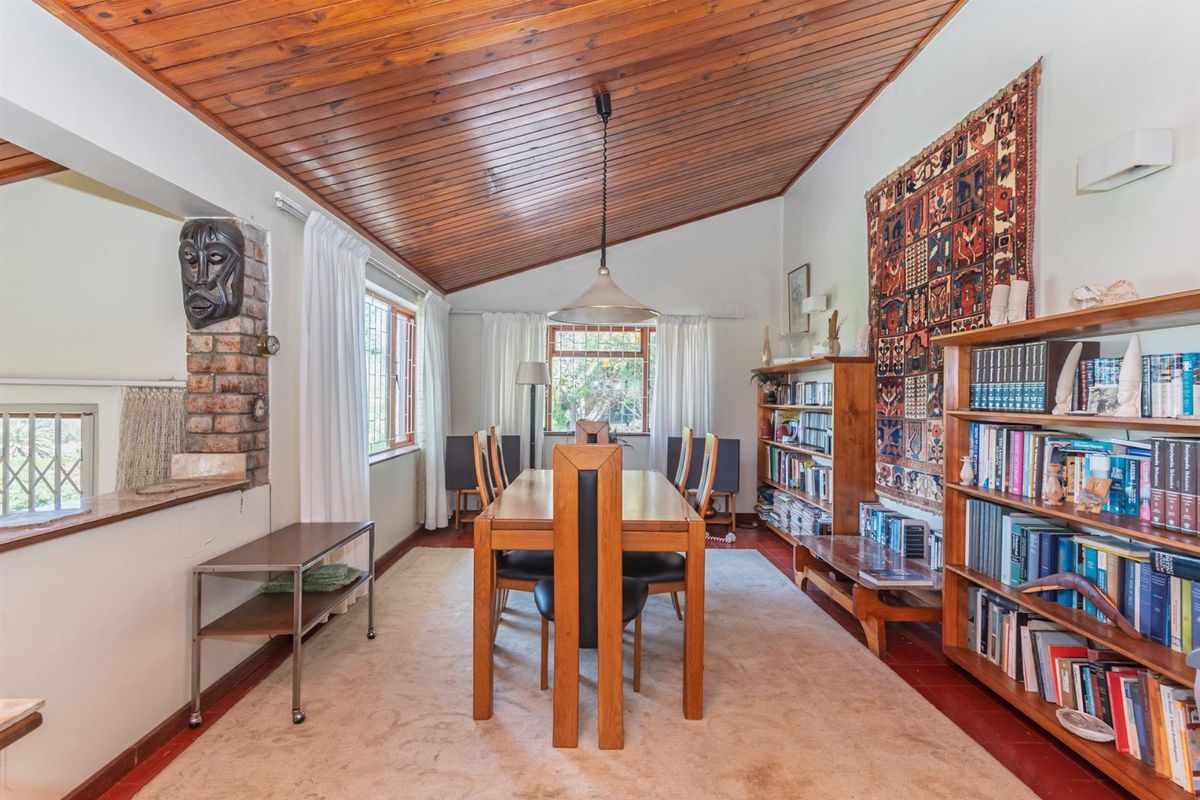 A  Family home in a Sought-After Location - Photo 5