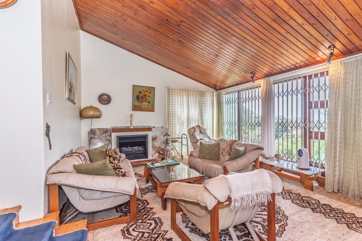 A  Family home in a Sought-After Location - Photo 3