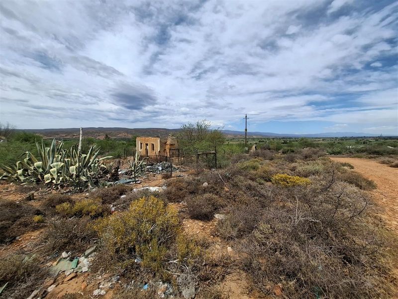 Discover the peaceful charm of De Hoop, a rural haven just outside Oudtshoorn. - Photo 2