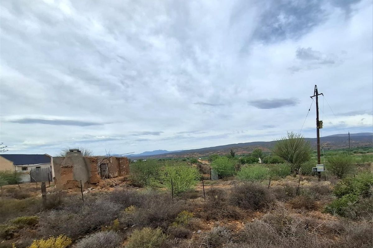 Discover the peaceful charm of De Hoop, a rural haven just outside Oudtshoorn. - Photo 5