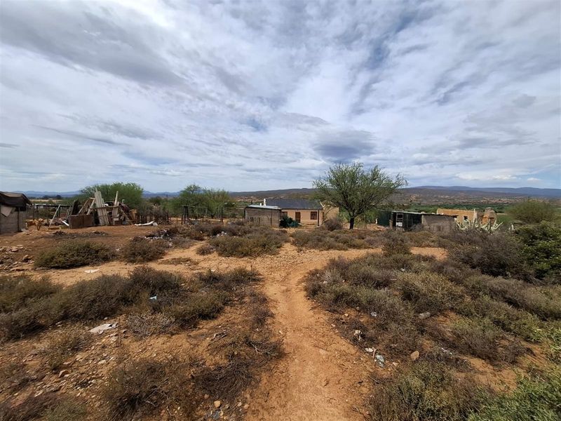 Discover the peaceful charm of De Hoop, a rural haven just outside Oudtshoorn. - Photo 3