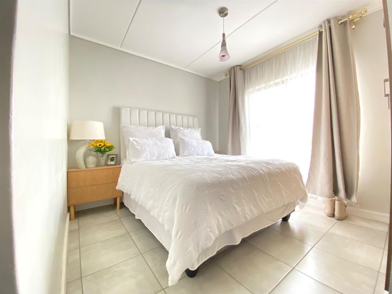 Apartment To Let in Linbro Park Sandton Gauteng - Photo 3