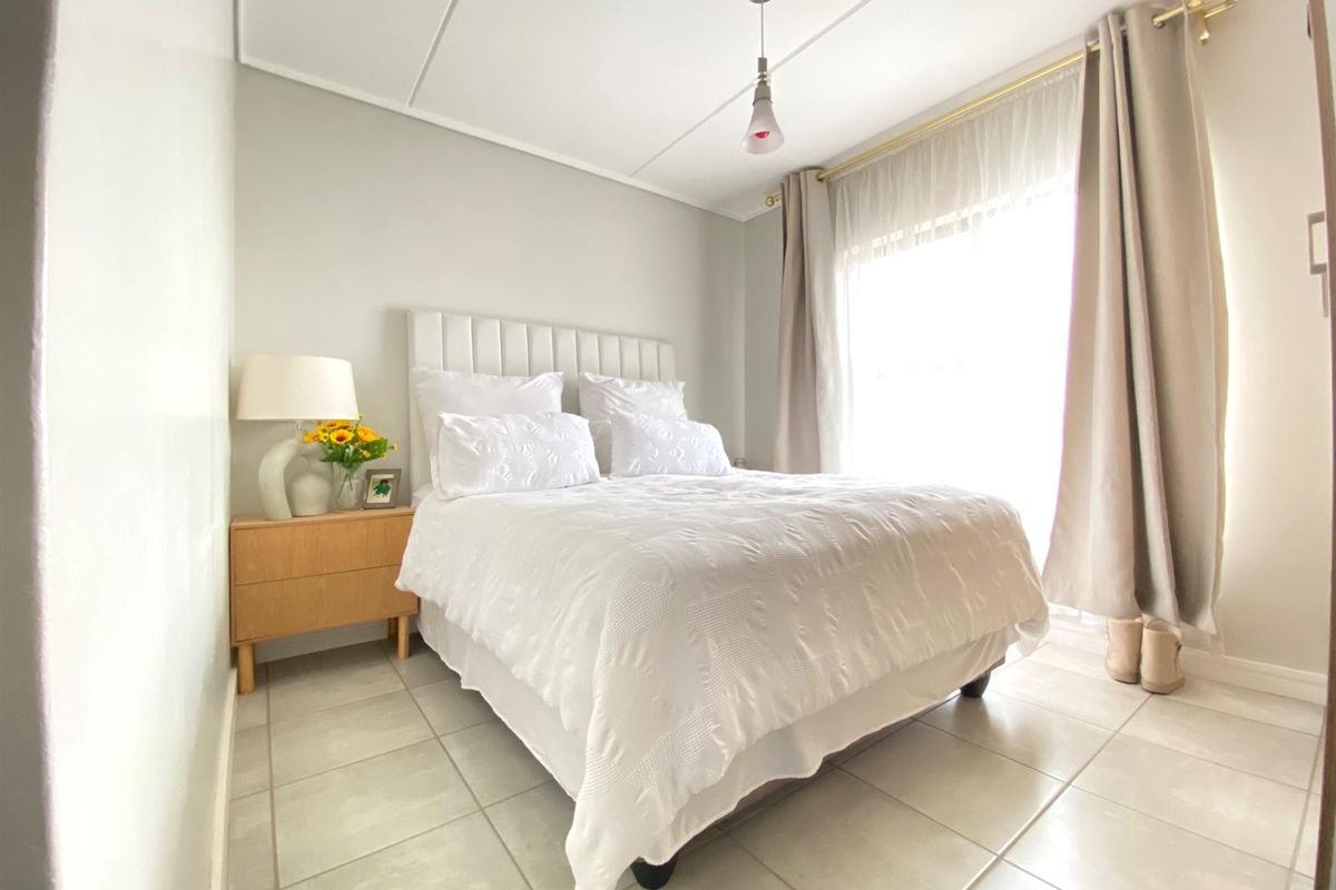Apartment To Let in Linbro Park Sandton Gauteng - Photo 3