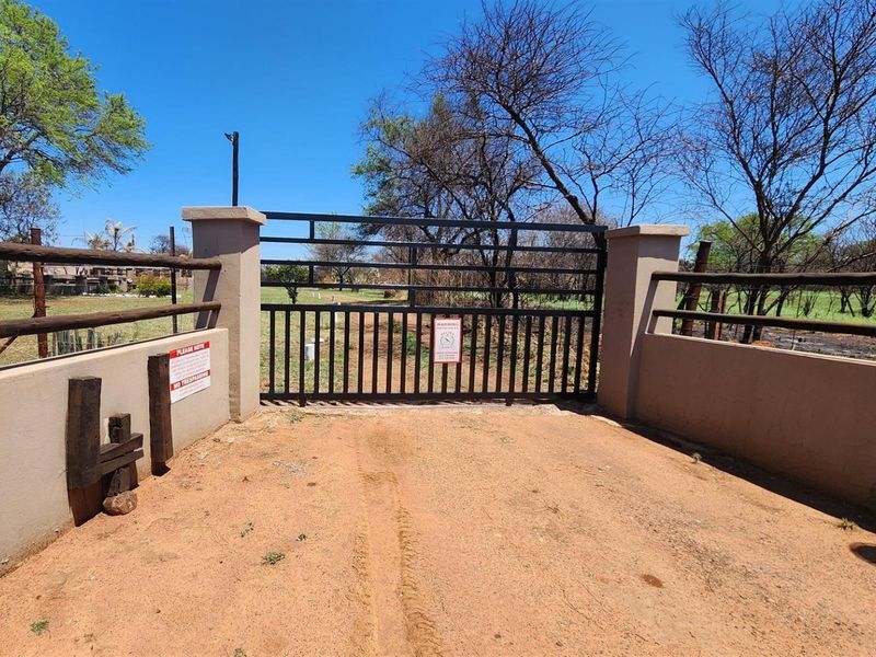 Smallholding in Noodhulp near Bela-Bela - Build your lodge or dream home - Photo 3