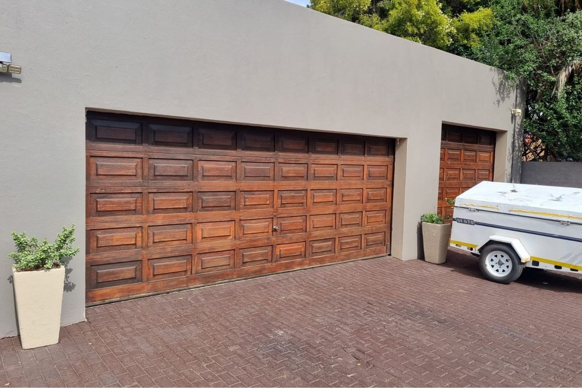 "Elegant 4-Bed Home in Presidents Dam Awaits You" - Photo 4