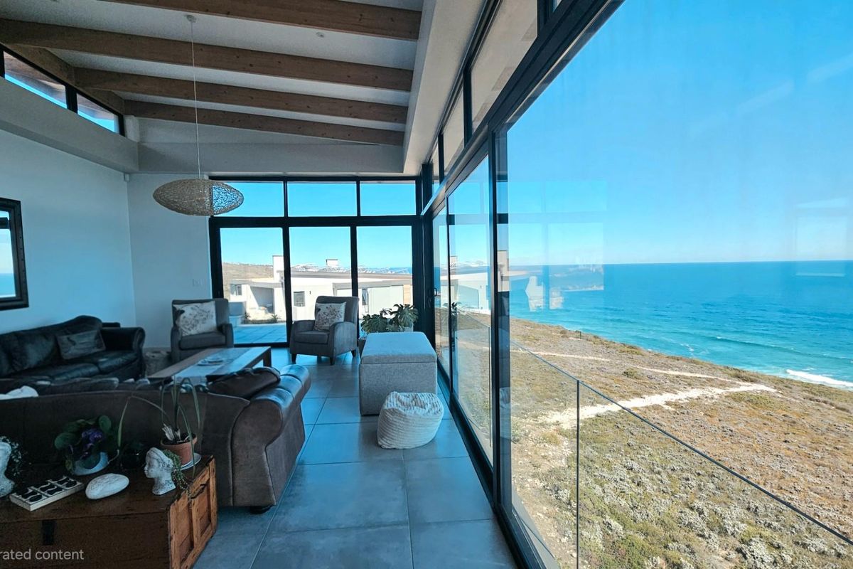 Exclusive Contemporary House For Sale in Paradise Coast, Mossel Bay - Photo 2