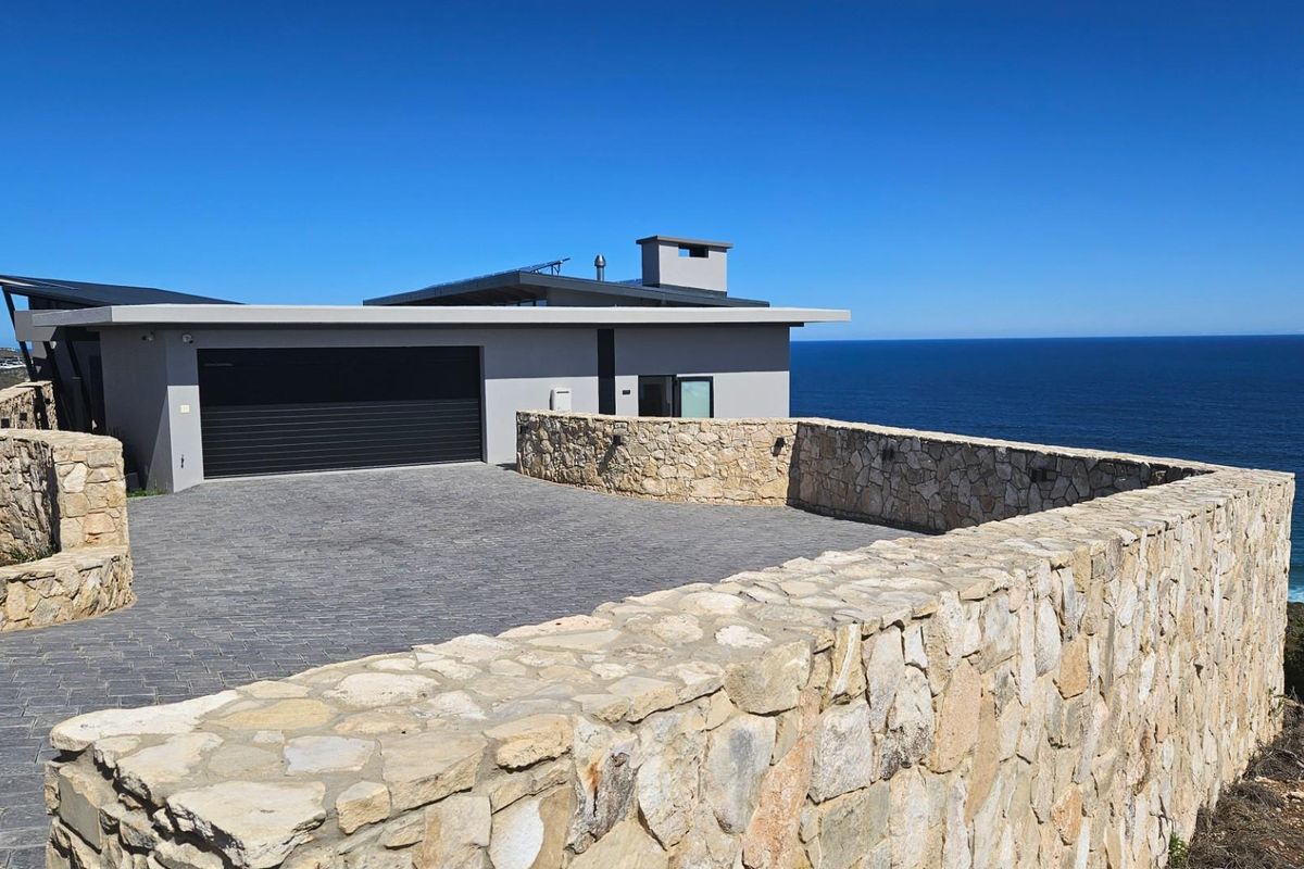 Exclusive Contemporary House For Sale in Paradise Coast, Mossel Bay - Photo 5