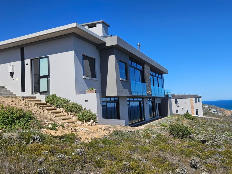 Exclusive Contemporary House For Sale in Paradise Coast, Mossel Bay - Photo 1