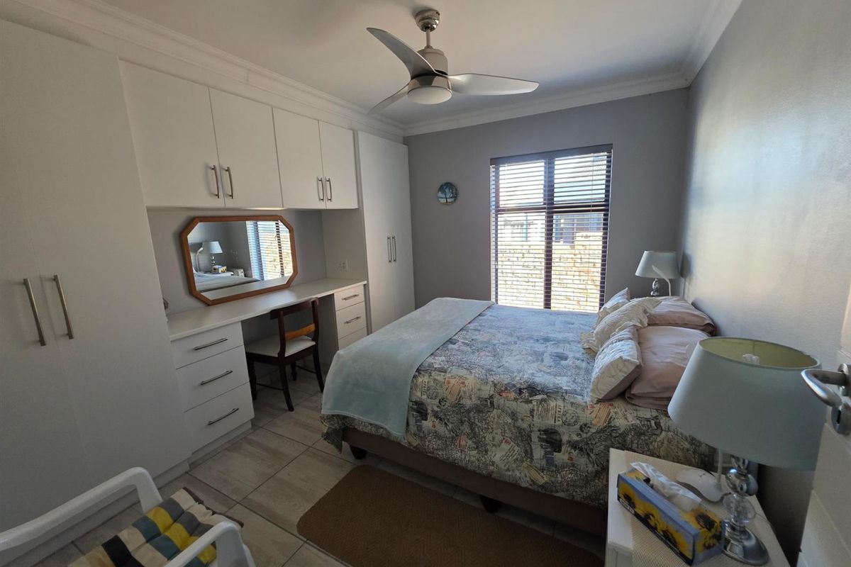 3 Bedroom House For Sale in Karookraal Estate, Hartenbos - Photo 4