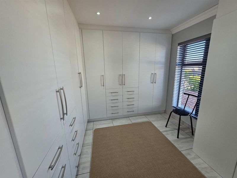 3 Bedroom House For Sale in Karookraal Estate, Hartenbos - Photo 10