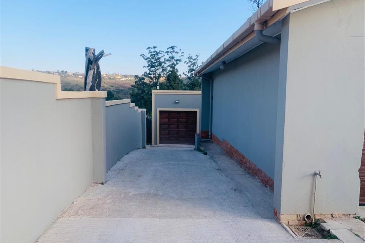 House For Sale in Butterworth - Photo 2