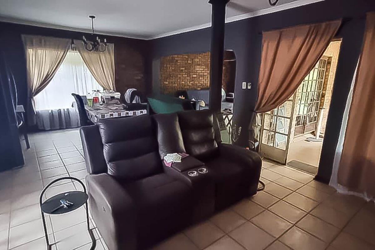 House For Sale in Selcourt, Springs - Photo 4