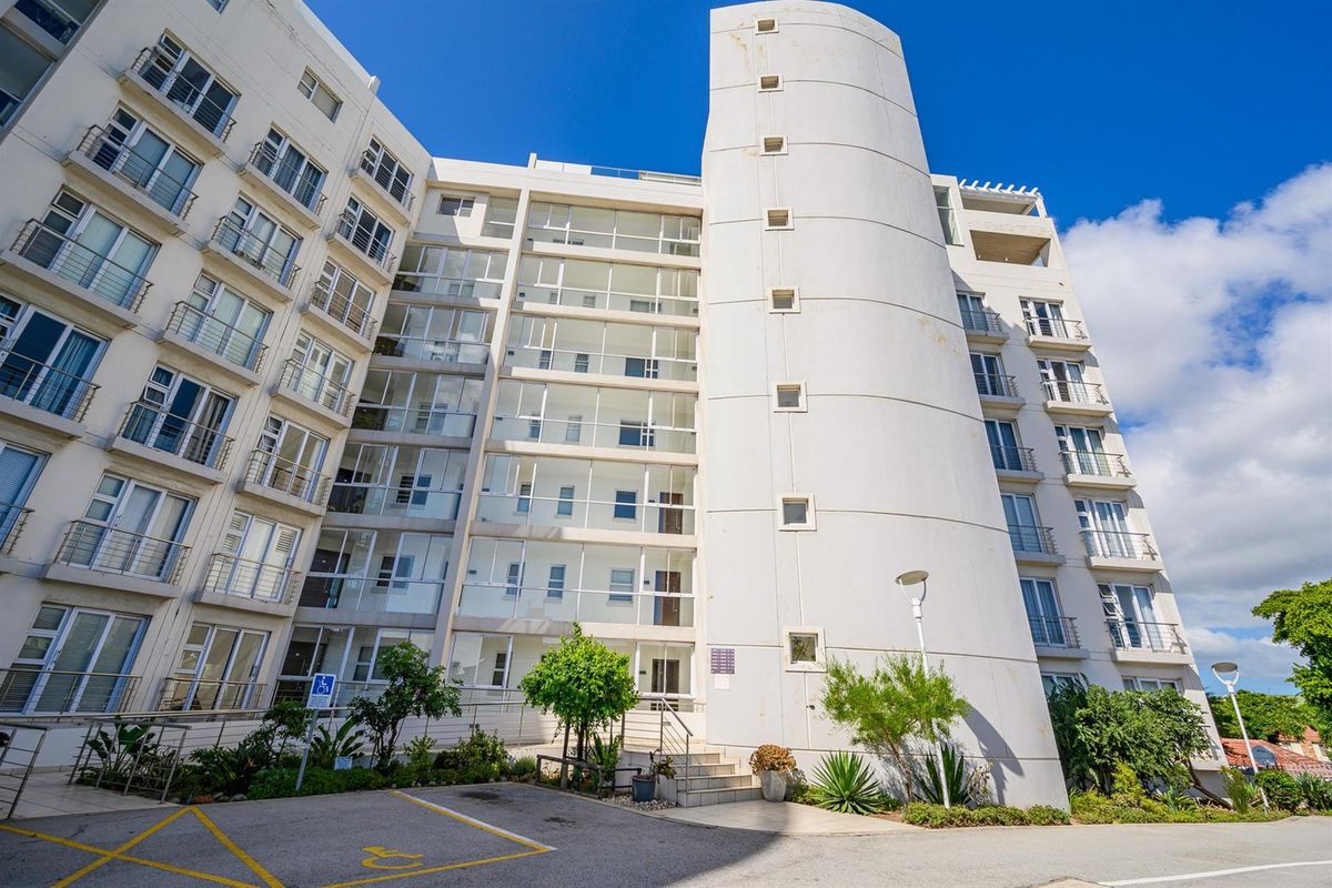 Spacious 3 Bedroom Apartment - Photo 5