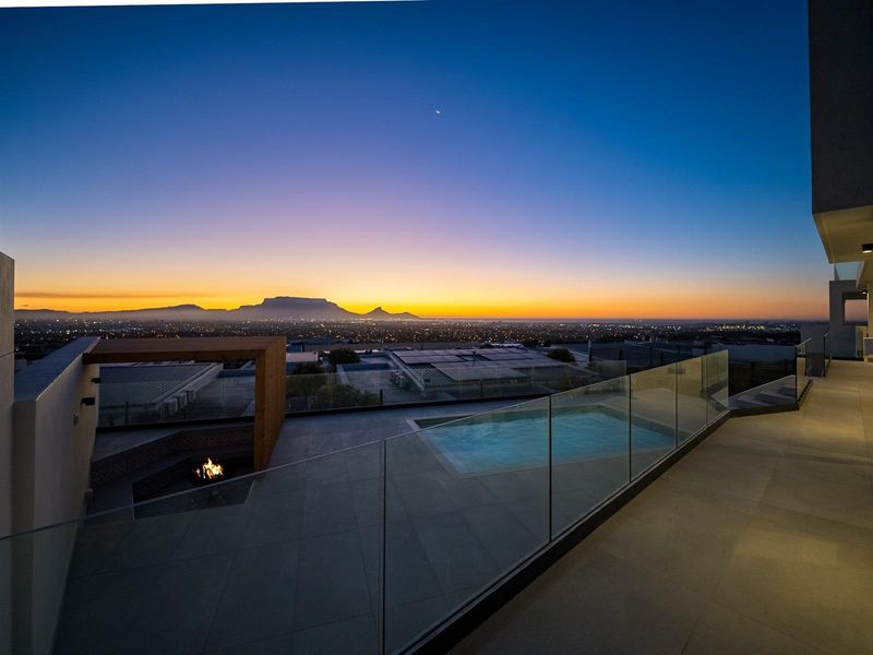 5-Bedroom Luxury Residence in Prestigious Baronetcy Estate - Photo 1
