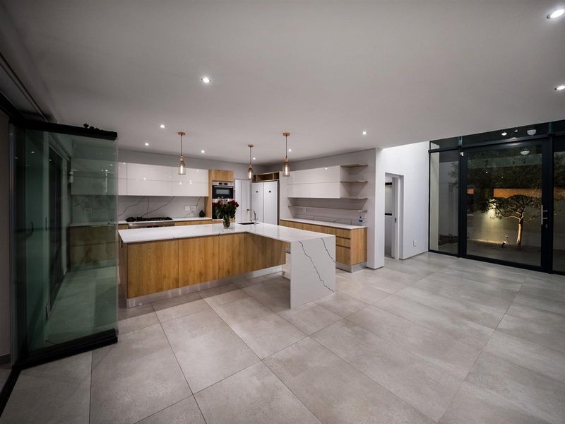 5-Bedroom Luxury Residence in Prestigious Baronetcy Estate - Photo 3
