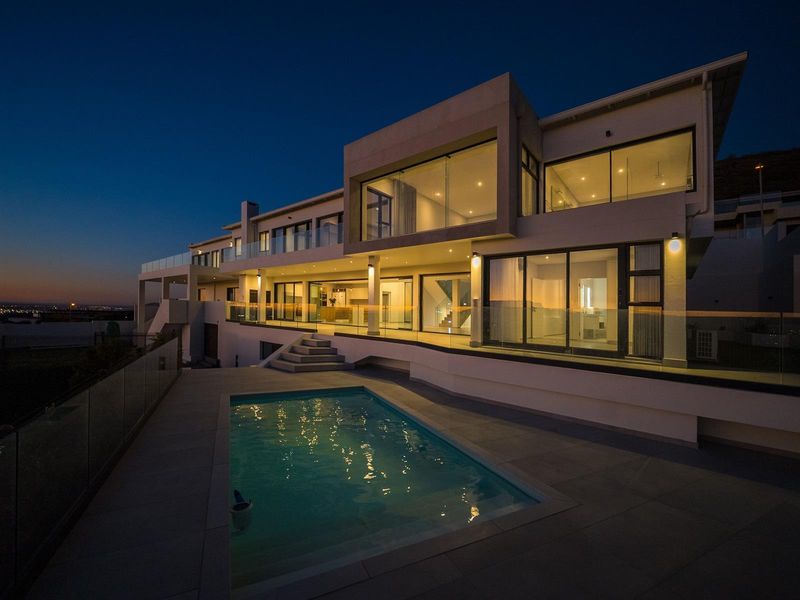 5-Bedroom Luxury Residence in Prestigious Baronetcy Estate - Photo 2