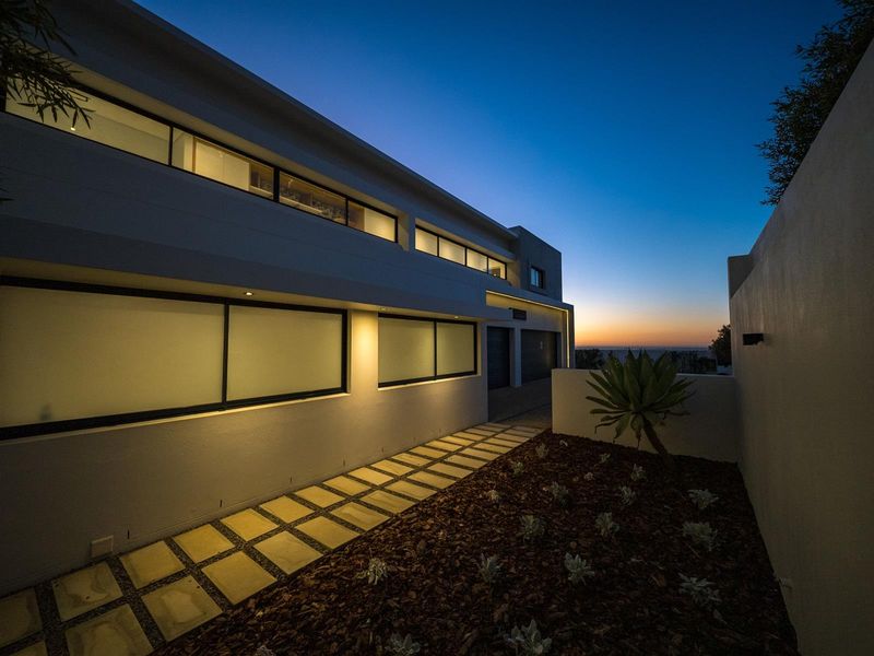 5-Bedroom Luxury Residence in Prestigious Baronetcy Estate - Photo 9