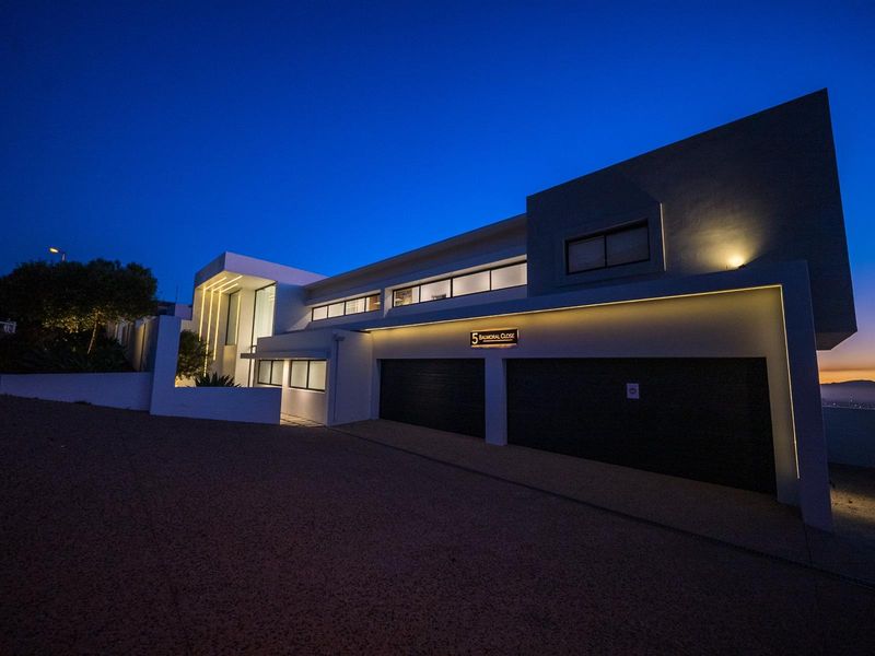 5-Bedroom Luxury Residence in Prestigious Baronetcy Estate - Photo 8