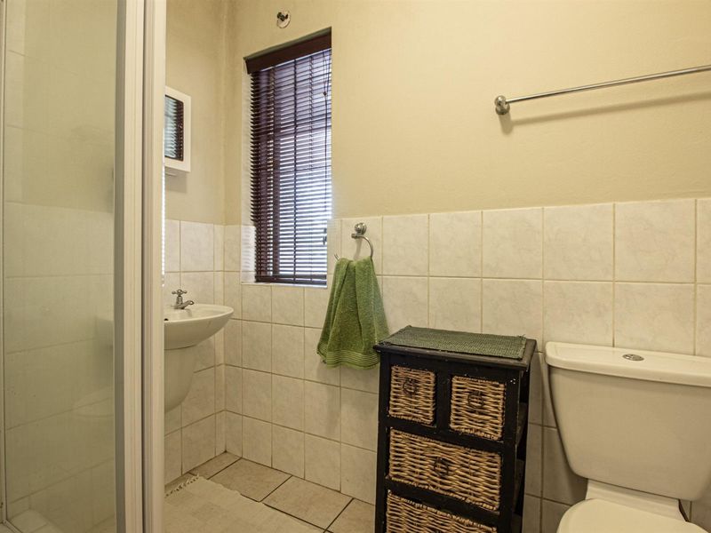 1 Bedroom garden unit in Bryanston - Photo 9