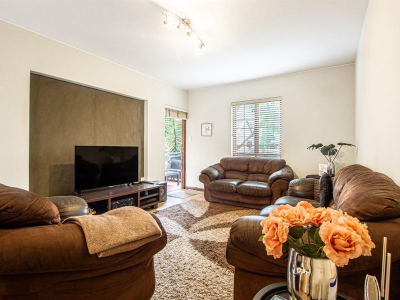 1 Bedroom garden unit in Bryanston - Photo 4