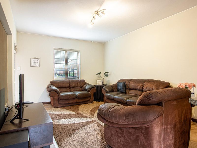 1 Bedroom garden unit in Bryanston - Photo 5