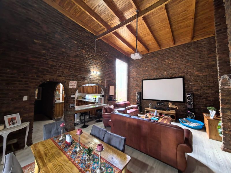 Your Dream Home & Income: Spacious 5-Bed Family Entertainer in Prime Royldene, Kimberley - Photo 9