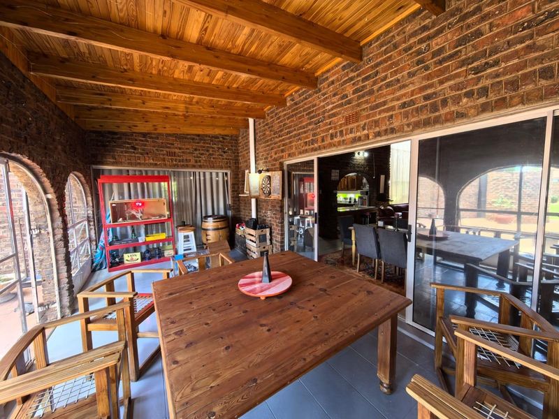 Your Dream Home & Income: Spacious 5-Bed Family Entertainer in Prime Royldene, Kimberley - Photo 10