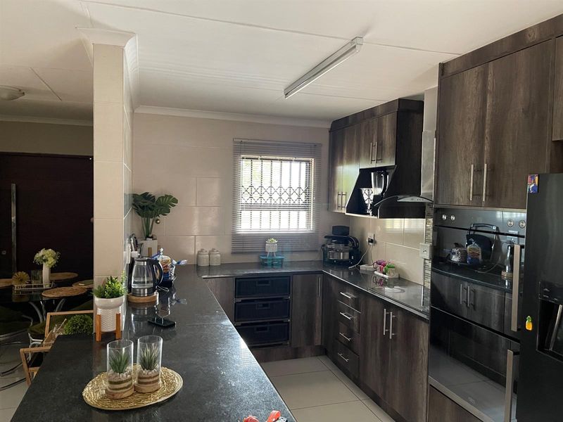 Charming House For Sale in Kriel - Photo 2