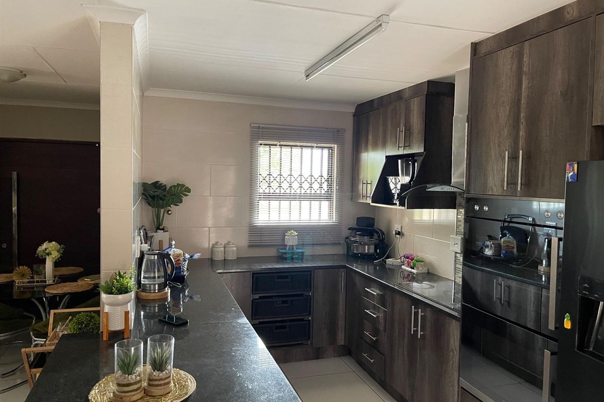 Charming House For Sale in Kriel - Photo 2