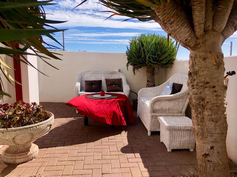 Timeless Sea-View Home in Paradise Beach - Photo 4