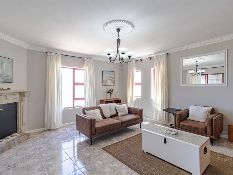 Timeless Sea-View Home in Paradise Beach - Photo 8