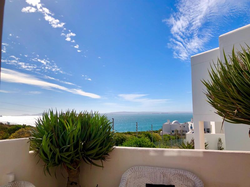 Timeless Sea-View Home in Paradise Beach - Photo 6