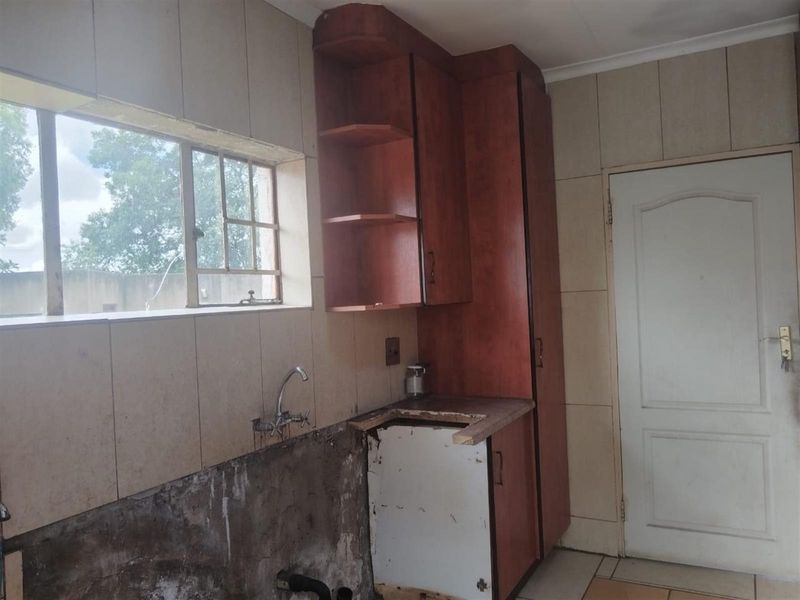 House For Sale in Duvha Park, Witbank - Photo 9