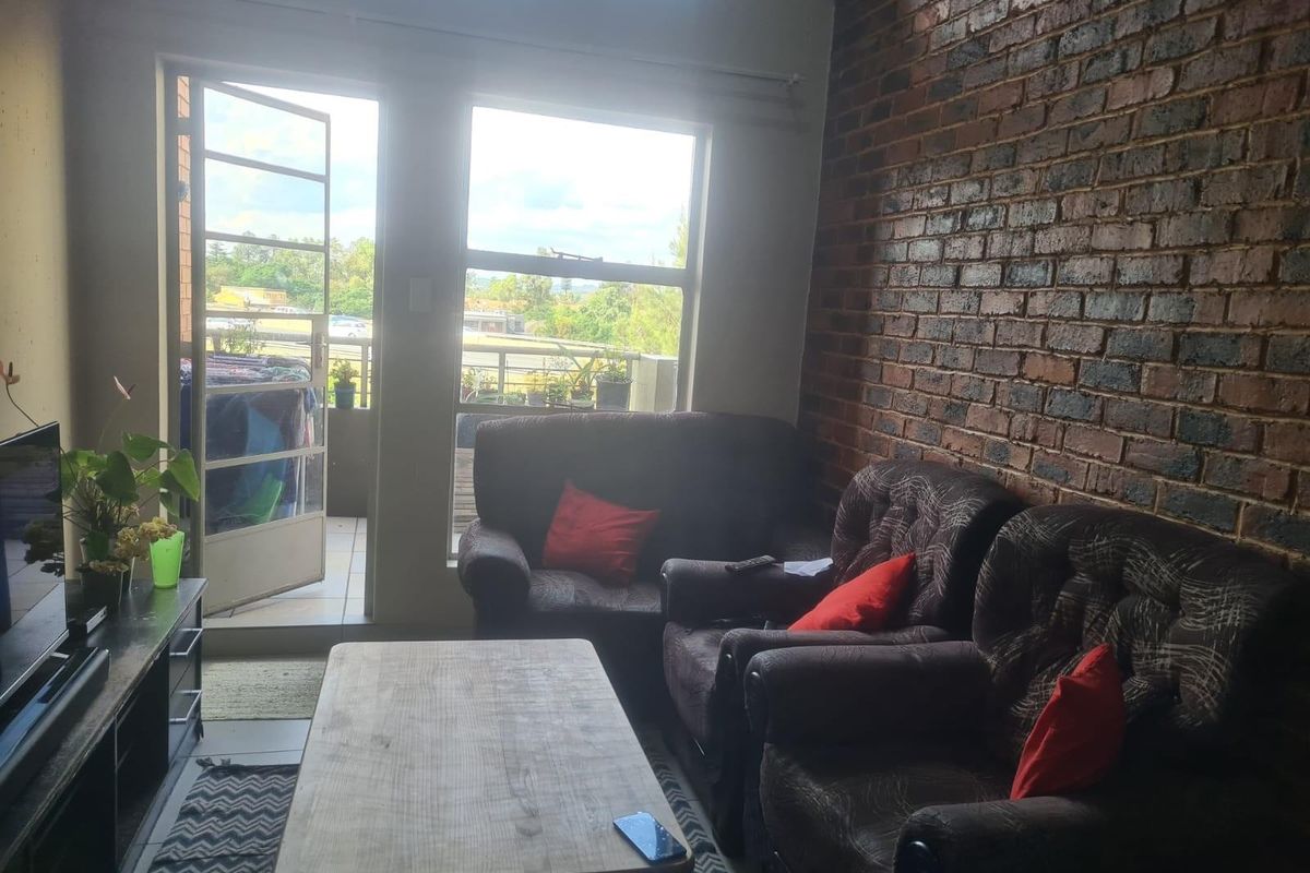 Reduced 2 Bed 1 Bath Apartment For Sale In Buccleuch, Sandton - Photo 5