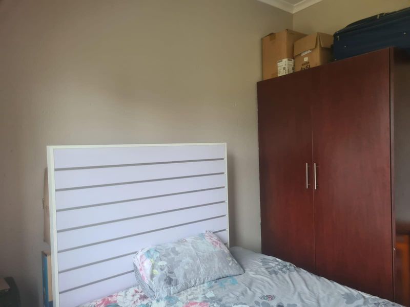 Reduced 2 Bed 1 Bath Apartment For Sale In Buccleuch, Sandton - Photo 7