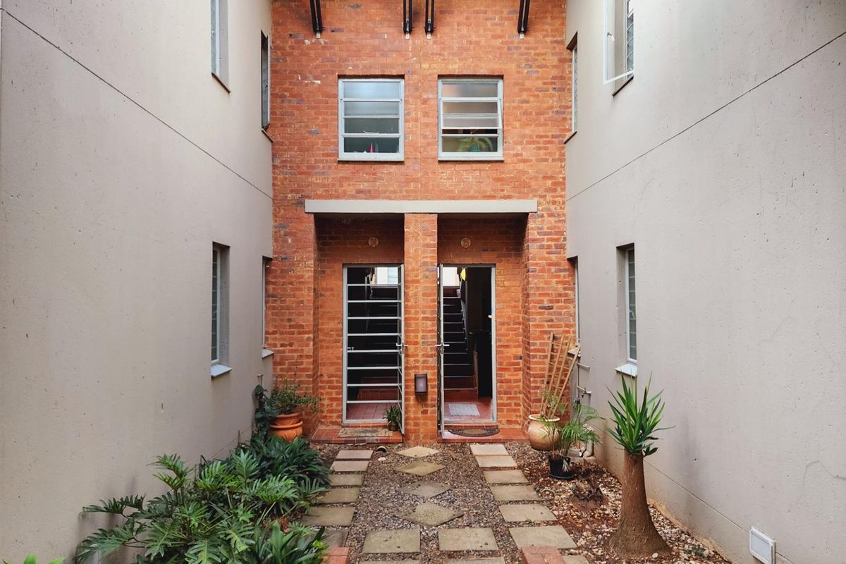 Townhouse For Sale in Die Wilgers, Pretoria, Gauteng - Photo 3