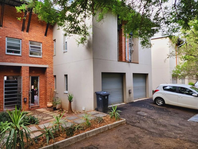Townhouse For Sale in Die Wilgers, Pretoria, Gauteng - Photo 2