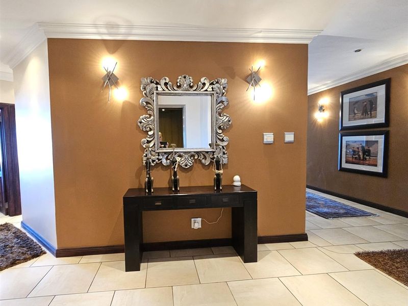 Iconic 733m2 Luxury Penthouse on Main Beach - Panoramic Ocean Views, Jeffreys Bay - Photo 5