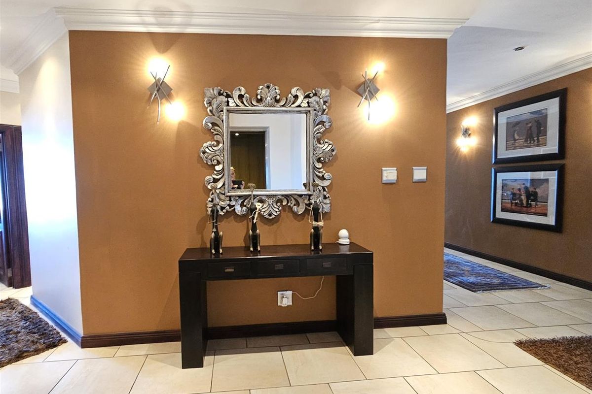 Iconic 733m2 Luxury Penthouse on Main Beach - Panoramic Ocean Views, Jeffreys Bay - Photo 5